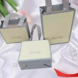 Wholesale Eco New Design Jewelry Small Gift Paper Bag for Birthday